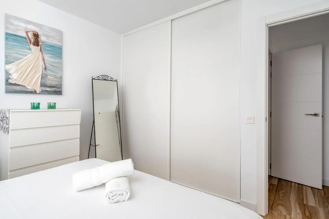 Front Line Beach Apartment In Fuengirola Ref 14