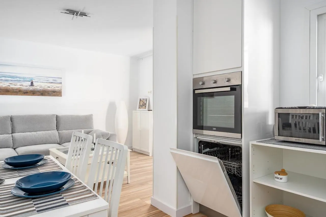 Front Line Beach Apartment In Fuengirola Ref 14